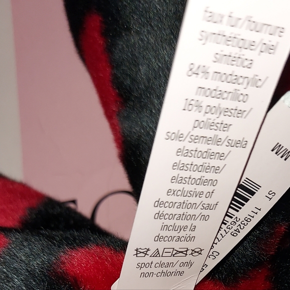 Victoria Secret Plush Slide size Medium NWT - Picture 3 of 8